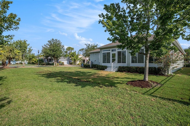 212 Shell Creek Ct, Apollo Beach, FL 33572 - view of green lawn