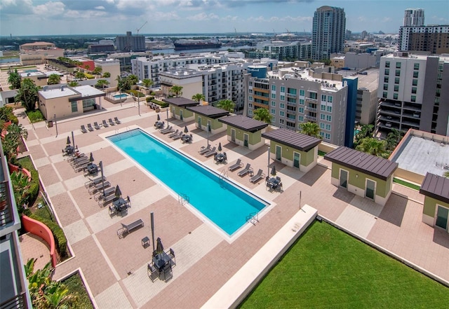 1120 E Kennedy Blvd Unit 1512, Tampa, FL 33602 - community pool with a view of city and a patio area