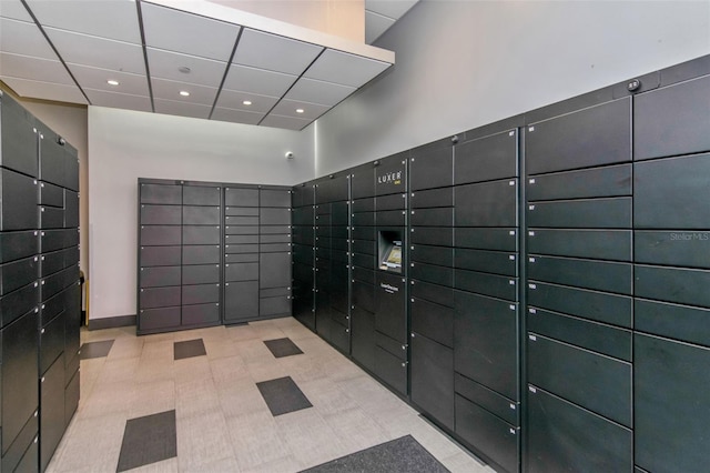 1120 E Kennedy Blvd Unit 1512, Tampa, FL 33602 - surrounding community featuring a package area, recessed lighting, and a paneled ceiling