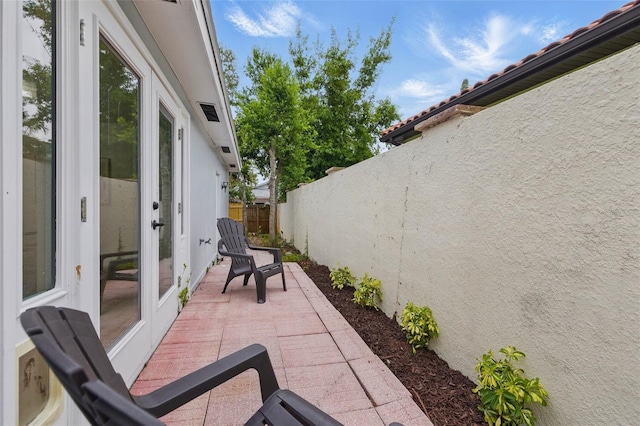 1470 Serpentine Dr S, Saint Petersburg, FL 33705 - view of patio / terrace