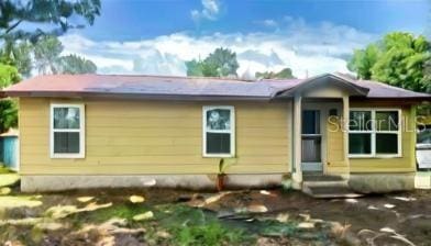 2220 Woods Trl, Lakeland, FL 33809 - manufactured / mobile home featuring entry steps