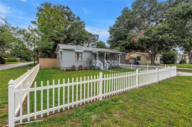 300 33rd Ave N, Saint Petersburg, FL 33704 - view of front facade with covered porch
