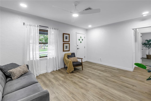 300 33rd Ave N, Saint Petersburg, FL 33704 - sitting room featuring light wood-style floors, a ceiling fan, baseboards, and recessed lighting
