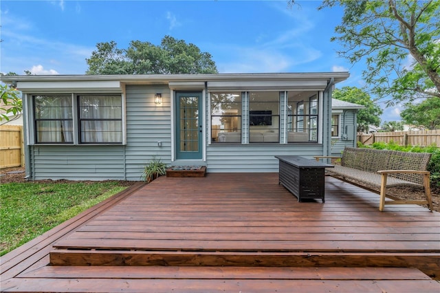 300 33rd Ave N, Saint Petersburg, FL 33704 - view of wooden deck