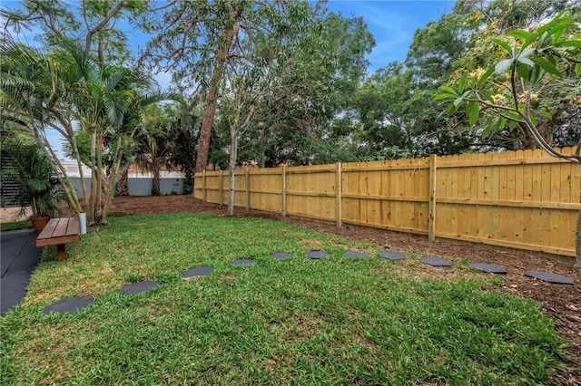 300 33rd Ave N, Saint Petersburg, FL 33704 - view of yard