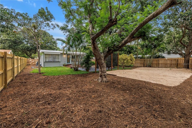 300 33rd Ave N, Saint Petersburg, FL 33704 - fenced backyard with entry steps