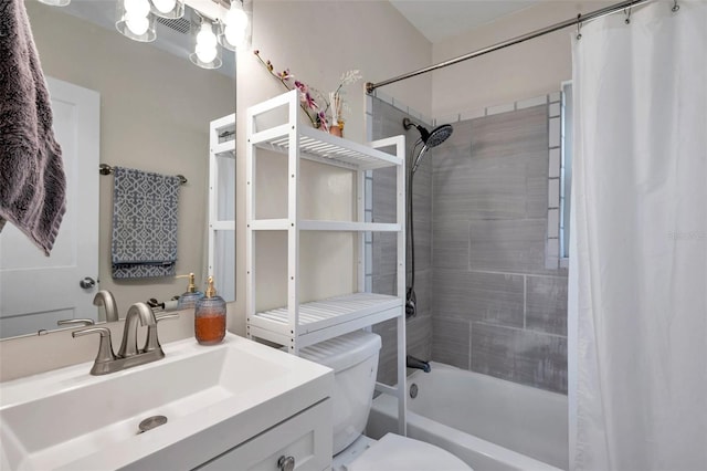 1117 Tyrone Blvd N, Saint Petersburg, FL 33710 - full bath featuring toilet, shower / bath combination with curtain, and vanity