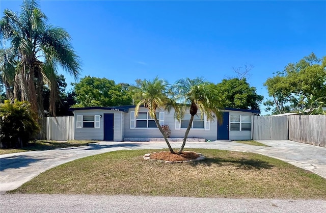 10367 109th Ave, Largo, FL 33773 - single story home featuring concrete driveway