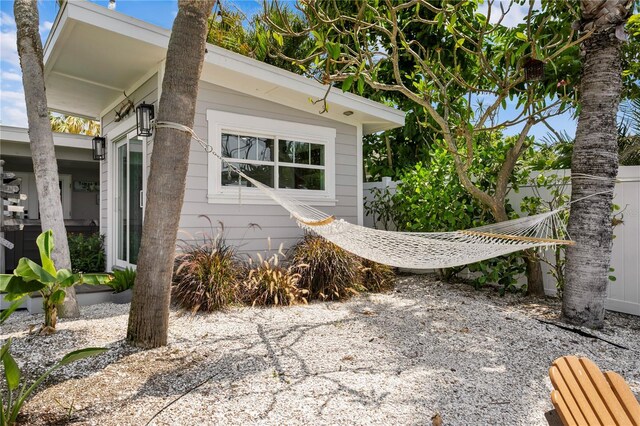4649 Neptune Dr SE, Saint Petersburg, FL 33705 - view of side of property
