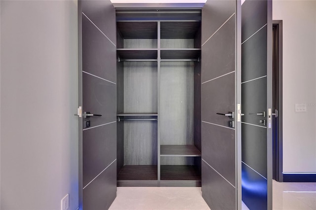 6534 Simone Shores Cir, Apollo Beach, FL 33572 - view of closet