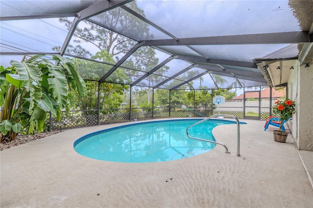 3968 Orchard Hill Cir, Palm Harbor, FL 34684 - view of swimming pool featuring a patio and a lanai