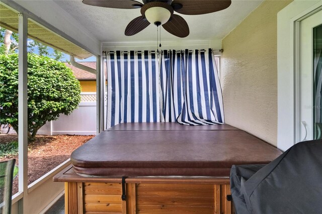 905 Balsamina Dr, Brandon, FL 33510 - sunroom featuring a jacuzzi and a ceiling fan