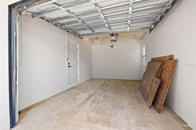 3300 52nd St N, Saint Petersburg, FL 33710 - garage featuring a garage door opener