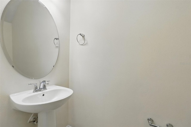 5024 Sylvester Loop, Tampa, FL 33610 - bathroom with a sink