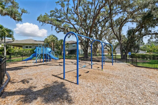 5024 Sylvester Loop, Tampa, FL 33610 - view of community play area