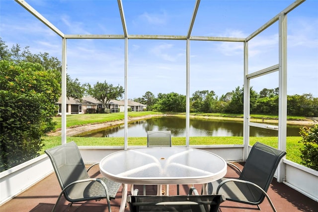 31108 Whitlock Dr, Wesley Chapel, FL 33543 - sunroom / solarium with a water view