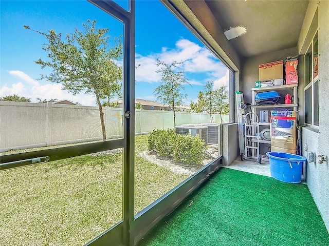841 Royal Empress Dr, Ruskin, FL 33570 - view of sunroom