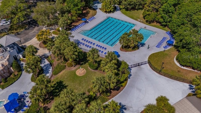 15934 Sorawater Dr, Lithia, FL 33547 - bird's eye view of a pool