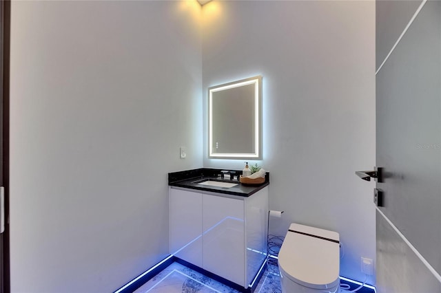 6522 Simone Shores Cir, Apollo Beach, FL 33572 - half bath with vanity and toilet