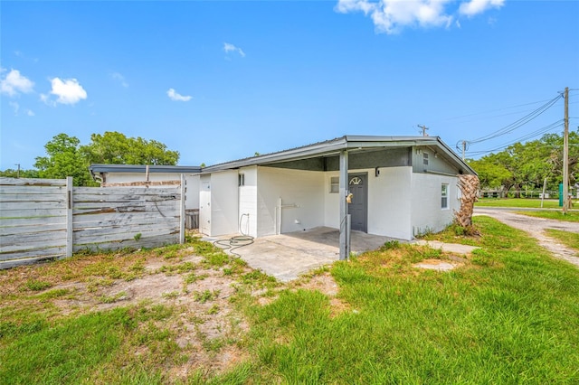 5109 Horton Rd, Plant City, FL 33567 - back of property with concrete block siding