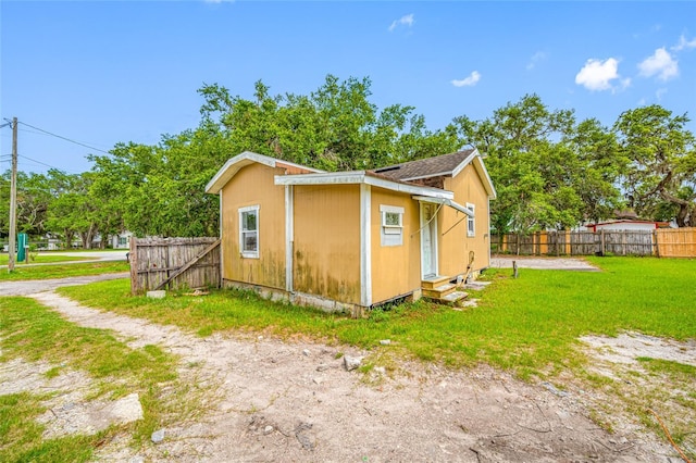 5109 Horton Rd, Plant City, FL 33567 - view of home's exterior featuring entry steps