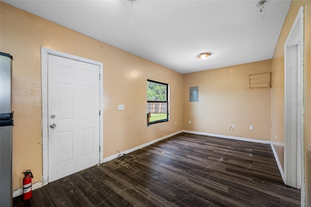 5109 Horton Rd, Plant City, FL 33567 - foyer featuring wood finished floors, electric panel, and baseboards