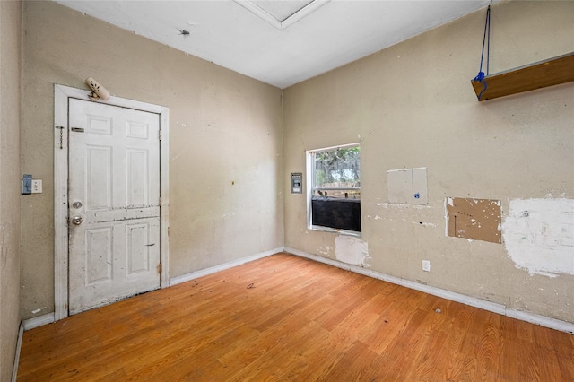 5109 Horton Rd, Plant City, FL 33567 - spare room featuring wood finished floors and baseboards