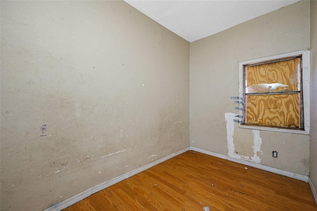 5109 Horton Rd, Plant City, FL 33567 - unfurnished room featuring wood finished floors and baseboards