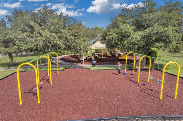 10833 Breaking Rocks Dr, Tampa, FL 33647 - view of community play area