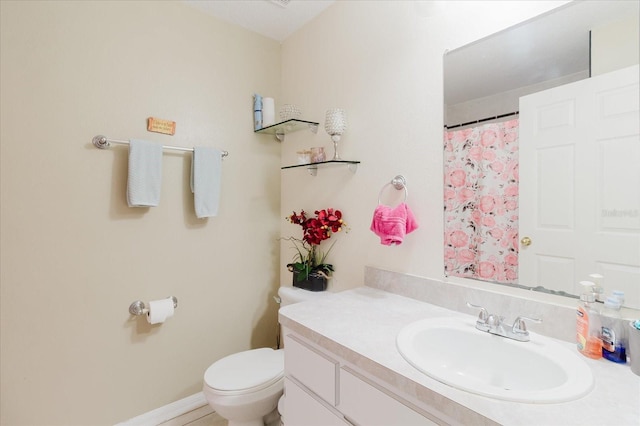 8517 N Branch Ave, Tampa, FL 33604 - full bath featuring vanity, toilet, and a shower with curtain