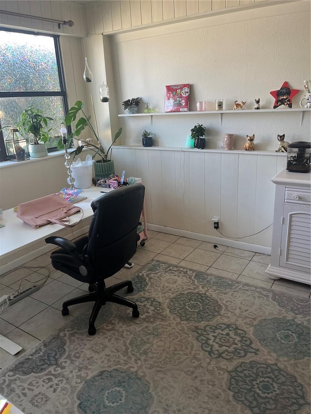 6220 Massachusetts Ave, New Port Richey, FL 34653 - office area featuring light tile patterned floors