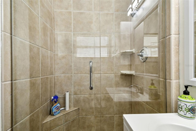 5005 W Evelyn Dr, Tampa, FL 33609 - full bathroom featuring a stall shower and vanity