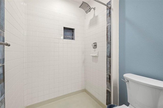 2510 Laurelwood Dr Unit 5B, Clearwater, FL 33763 - bathroom with a stall shower and toilet