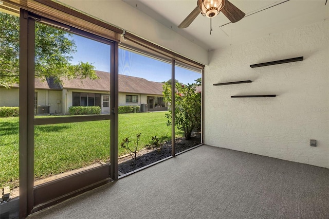2510 Laurelwood Dr Unit 5B, Clearwater, FL 33763 - unfurnished sunroom with a ceiling fan