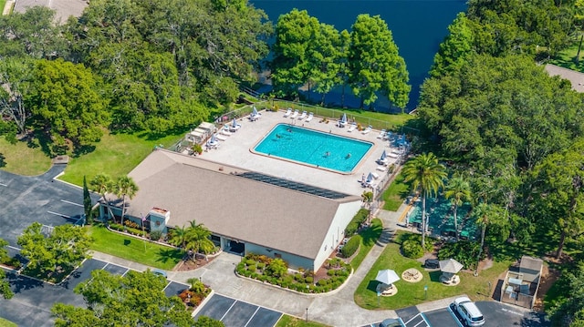 2510 Laurelwood Dr Unit 5B, Clearwater, FL 33763 - aerial view of a pool