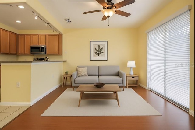 2005 Strathmill Dr, Clearwater, FL 33755 - photo 4