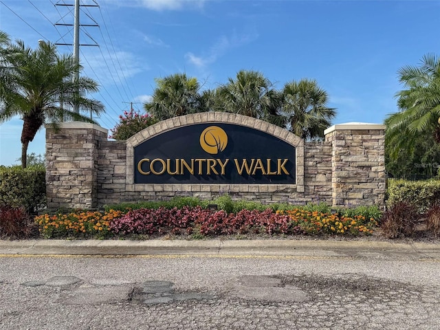 4916 Rolling Green Dr, Wesley Chapel, FL 33543 - view of community sign