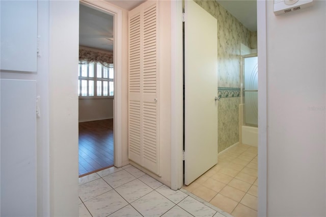 1009 Andover Cir, Sun City Center, FL 33573 - view of hallway
