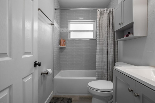 4531 7th Ave N, Saint Petersburg, FL 33713 - bathroom featuring toilet, shower / bath combo with shower curtain, and vanity
