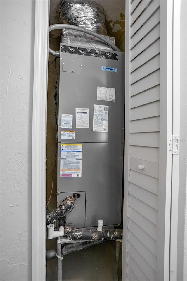 4531 7th Ave N, Saint Petersburg, FL 33713 - utility room with heating unit