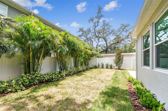 527 Bay St, Dunedin, FL 34698 - view of yard