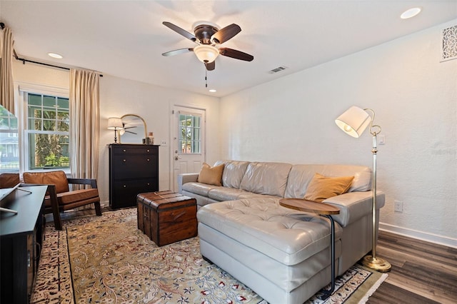 2519 1st Ave N, Saint Petersburg, FL 33713 - living area with ceiling fan, wood finished floors, baseboards, and recessed lighting