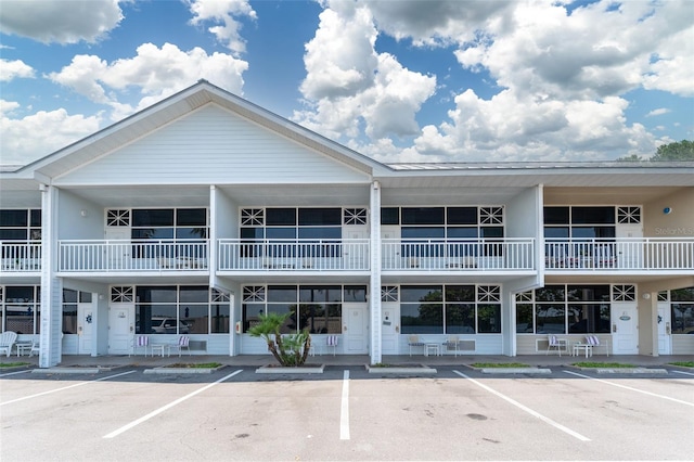 611 Destiny Dr Unit 509, Ruskin, FL 33570 - view of property featuring uncovered parking