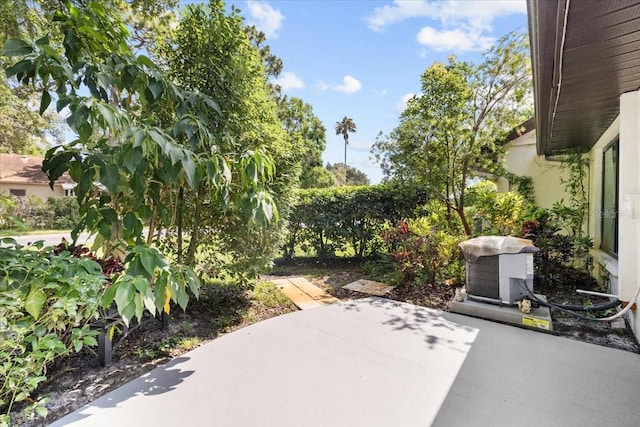 7633 Piping Rock Ct Unit 7633, New Port Richey, FL 34654 - view of patio / terrace with cooling unit