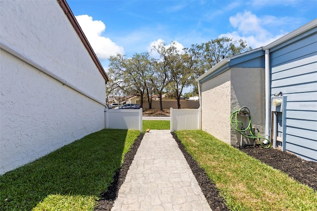 12516 Cobble Stone Dr, Hudson, FL 34667 - view of yard