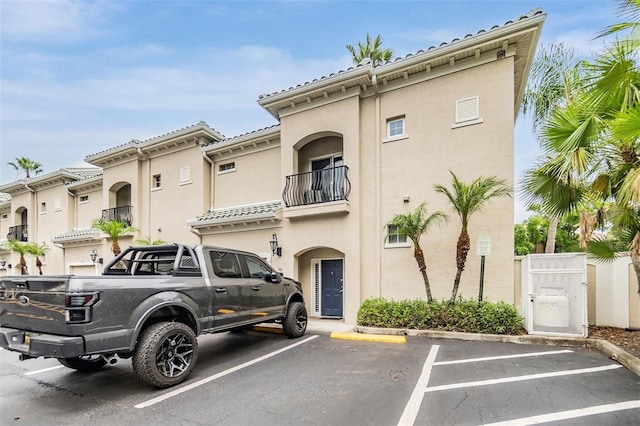 501 Knights Run Ave Unit 6104, Tampa, FL 33602 - view of building exterior with uncovered parking