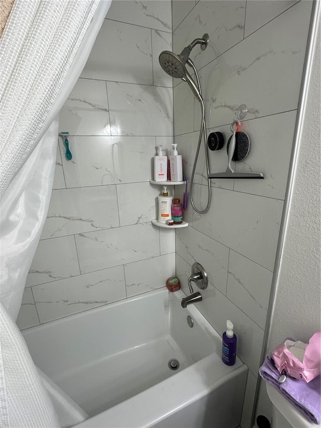 601 N Hercules Ave Unit 1008, Clearwater, FL 33765 - bathroom with shower / bathtub combination with curtain