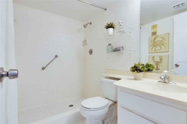 9000 Commodore Dr Unit 606, Seminole, FL 33776 - full bathroom featuring vanity and tiled shower