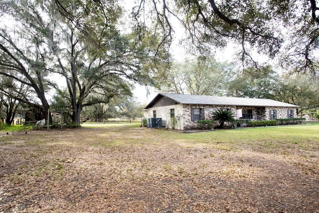 3705 Bruton, Plant City, FL 33565 - view of yard with central air condition unit