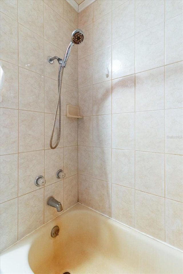 1226 S Telephone Point Rd, Inverness, FL 34450 - bathroom featuring washtub / shower combination